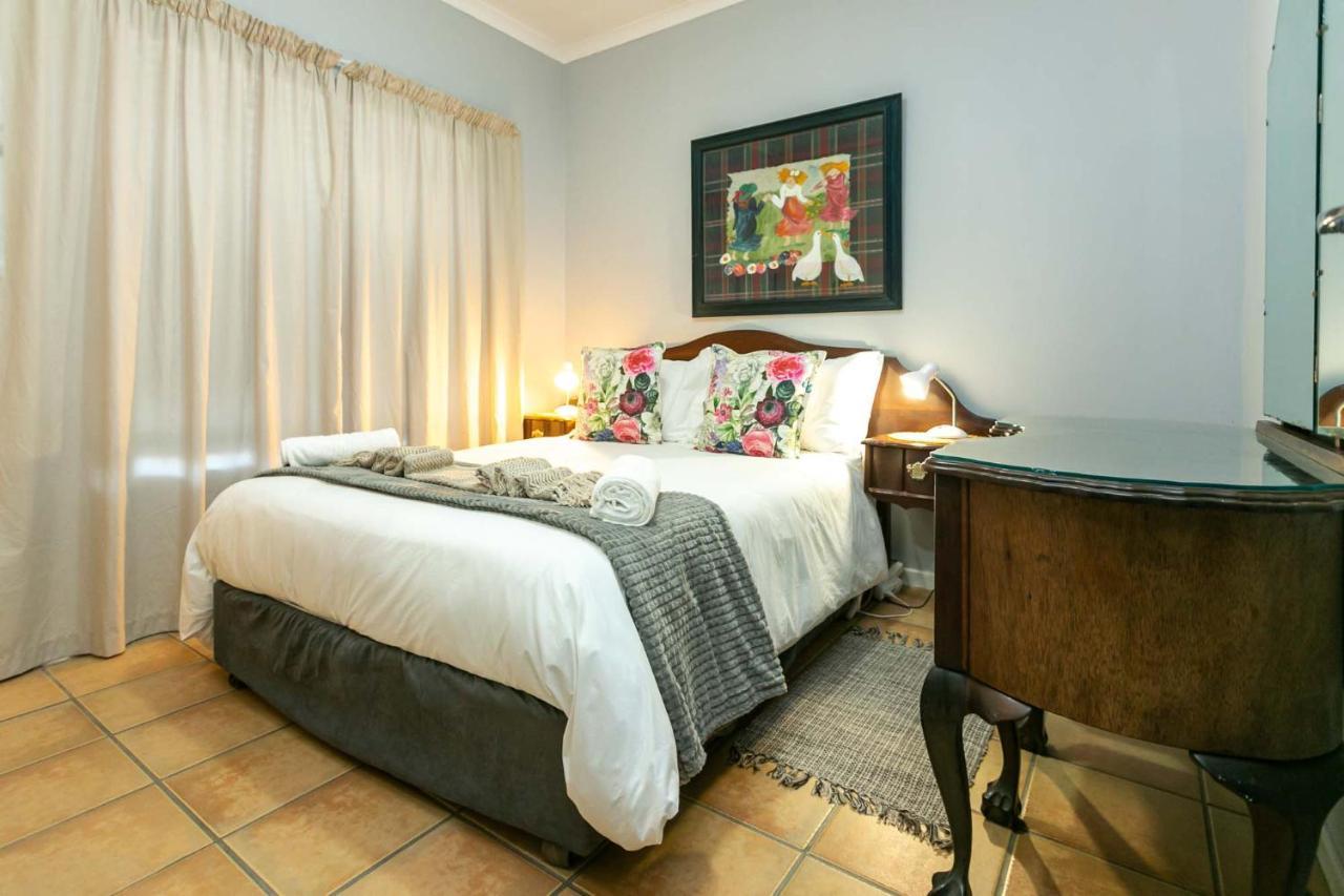 Villa Ravenscliff Self Catering Oudtshoorn Exterior foto